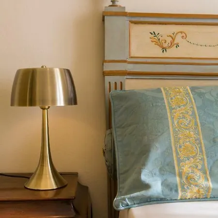 Molano's House Bed and Breakfast *